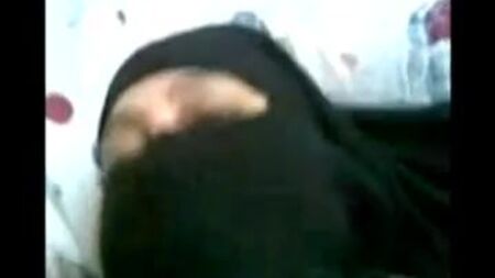 زوجة مصرية عربية ترتدي النقاب
