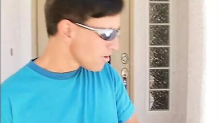 امرأة ناضجة جميلة ذات قوام ممتلئ