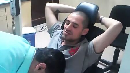 الوقوع في فخ عيادة طبيب الأسنان