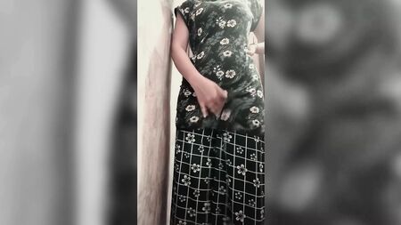 الجزء الأول: محادثة جنسية باللغة الهندية بين ريا وصديقها - فتاة هندية