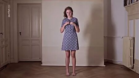 رقصة تعري من الفتاة المجاورة