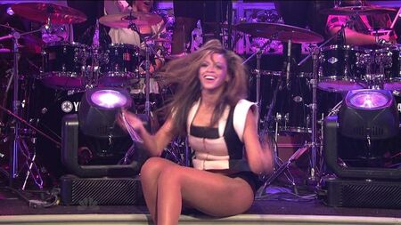 بيونسيه - Single Ladies (Put a Ring on it) في برنامج SNL Live عام 2008