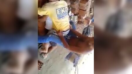 مرور المشاة في موقع البناء