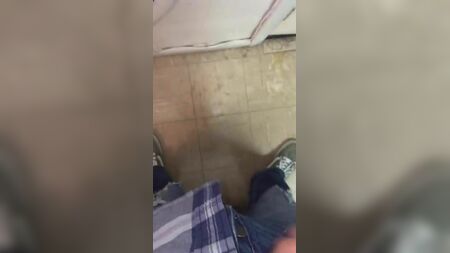 هزة أخرى مصحوبة برغوة، ثم القذف
