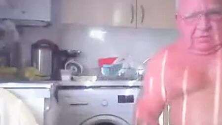 الجد بول يلعق ويداعب
