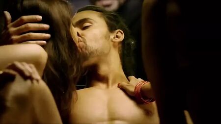 بريانكا بوس، أنانغشا بيسواس - فيلم «أشاريا: فوك إت»