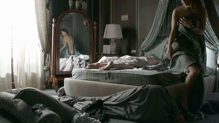 مؤخرة أوليفيا وايلد عارية في فيلم "Third Person" على موقع ScandalPlanetCom