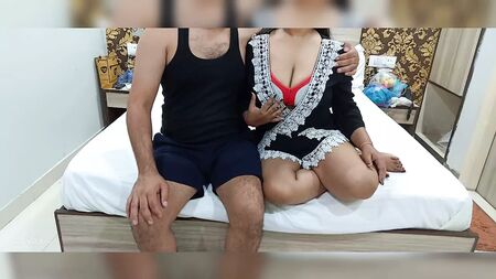 ممارسة الجنس بين أخ وأخت هنديين، مدبلجة باللغة الهندية، xxx