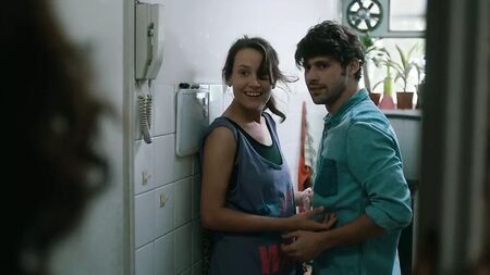 أنتونيلا كوستا عارية في فيلم «دراي مارتينا» (2018)