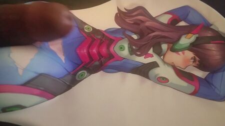 D.VA (Overwatch) - سجادة ماوس وتكريم