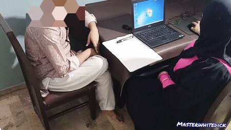 المحامية والمتلقي للرشوة موجودان في لوند