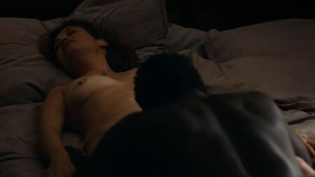 إيمانويل ديفوس عارية في فيلم «أمين» (2018)