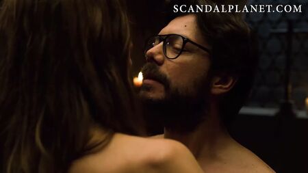 مجموعة صور إيتزيار إيتونو العارية ومشاهدها الجنسية على موقع ScandalPlanet.Com