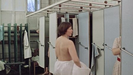 موسكو لا تصدق دموعي (1979) الحلقة 1 002
