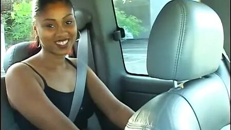 رجل أسود يمارس الجنس مع كس مشعر لفتاة سوداء جميلة