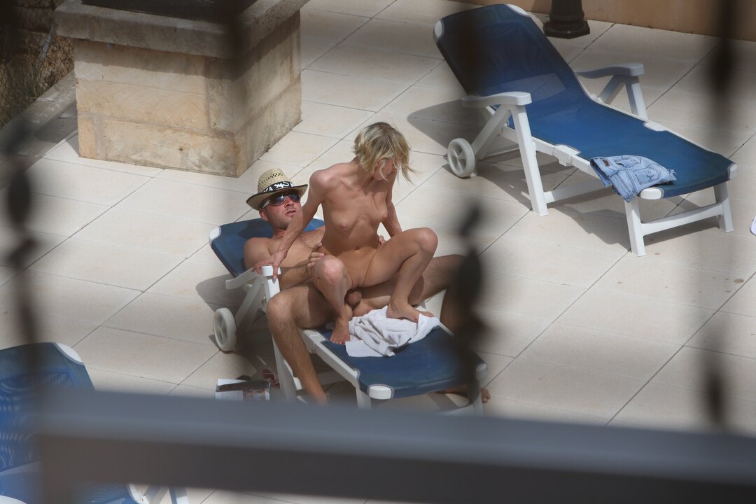 Voyeur - Fucking on the sun terrace