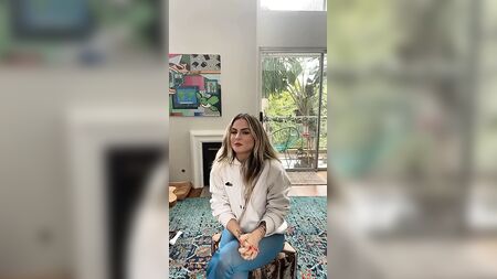 انزلاق صدر جوجو ليفيسك
