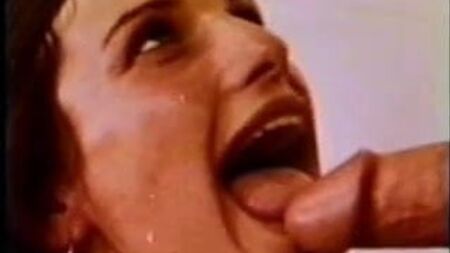 تصميم كلاسيكي: فتاة على دراجة