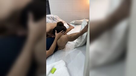 مارس الجنس مع زوجتك في فندق