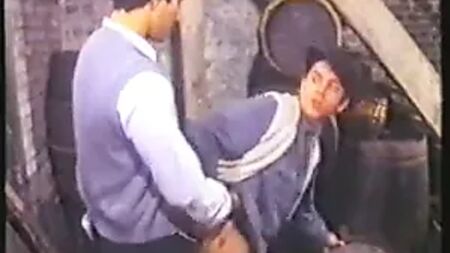 فتى فرنسي فاسق يمارس الجنس مع رجل أكبر منه سناً