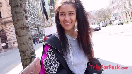 مرة أخرى، قذف داخلي لفتاة ذات صدر كبير