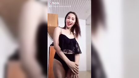 تيك توك العاري