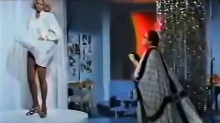 أنجي ديكنسون - مشاهد مثيرة من فيلم «Police Woman»