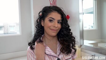 SisLovesMe TeamSkeet Angel Gostosa - ننهي ما نبدأ به شعر أسود، جنس فموي، راعية البقر، قذف في الشعر