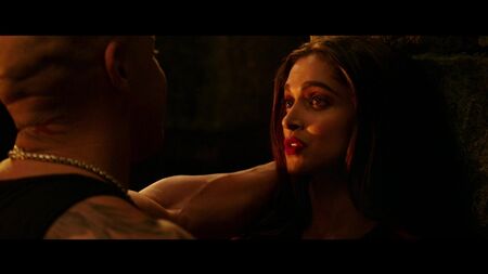 ديبيكا بادوكون - xXxx: عودة زاندر كيج (2017) 1080p عارية؟ مثير! / ديبيكا بادوكون - ثلاثة Xs: الهيمنة العالمية