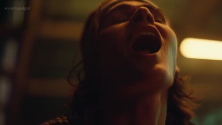 سيدني سويني، هانتر شافر، أليكسا ديمي عارية ومثيرة - Euphoria s01e04 (2019) HD 1080p شاهد أونلاين