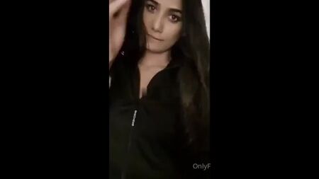 شرفة بونام باندي من أونلي فانز من أونلي فانز
