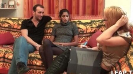 سرعان ما أدركت الفتاة أنهم يريدون الجنس منها