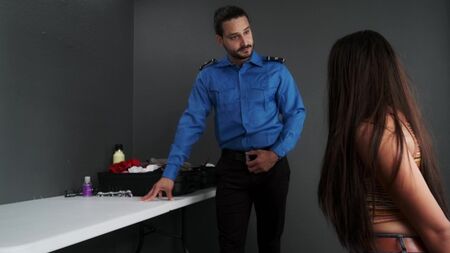 حسنًا ، كيف تعاقبك؟