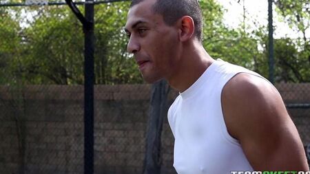 هدية لاعب كرة السلة