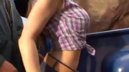 مزق السائق زميل المسافر مباشرة على الطريق
