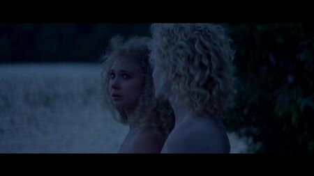 جونو تمبل، جوليا غارنر عاريات - فيلم «One Percent More Humid» (2017) بدقة HD 1080p