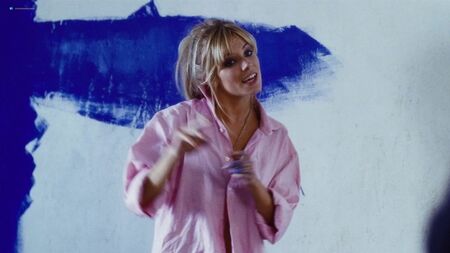 سيينا ميلر عارية - فيلم «ألفاي» (2004) بدقة HD 1080p