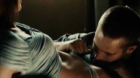 فيرا فارميغا عارية - فيلم «Running Scared» (2006) بدقة عالية 1080p