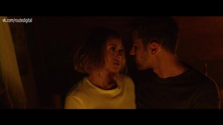 كات غراهام عارية - How It Ends (2018) HD 1080p مشاهدة عبر الإنترنت / كات غراهام - كيف ينتهي الأمر