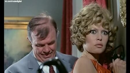 بريجيت باردو، آني جيراردو - المبتدئات (1970) عري؟ مثير! شاهد الفيلم عبر الإنترنت