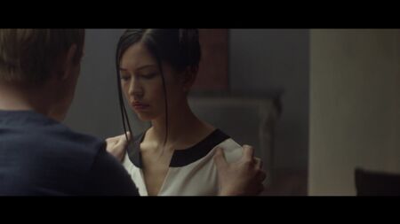 سونويا ميزونو، كلير سيلبي، وغيرهن في مشاهد عري - فيلم «إكس ماشينا» (2015) بدقة HD 1080p - مشاهدة عبر الإنترنت