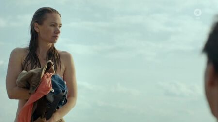 ليزا ماريا بوتوف عارية - «صانعة الملائكة»: جريمة في أوزيمود (2016) HD 720p / ليزا بوتوف