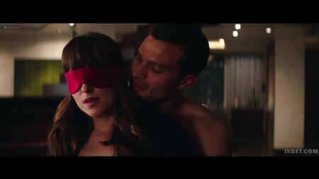 داكوتا جونسون (مشاهد داكوتا جونسون الحميمة في فيلم "Fifty Shades Freed" عام 2018)