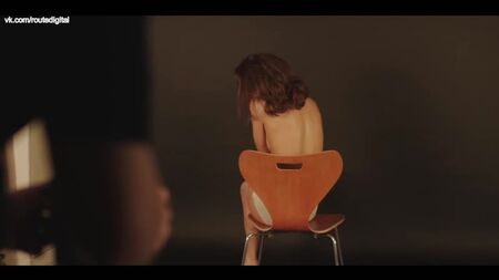 صوفي كوكسون عارية (مغطاة) - محاكمة كريستين كيلر (2019) الموسم 1 الحلقات 2-4 بجودة HD 1080p - مشاهدة عبر الإنترنت