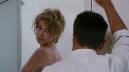 نانسي ترافيس، أنابيلا سيورا عارية - "الشؤون الداخلية" (1990) HD 1080p مشاهدة عبر الإنترنت