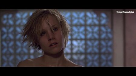 كريستين بيل عارية (انكشاف الحلمة) في فيلم «سبارتان» (2004) بدقة HD 1080p - مشاهدة عبر الإنترنت