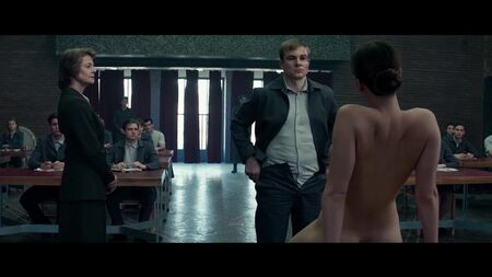 جينيفر لورانس (مشاهد جينيفر لورانس الحميمة في فيلم "Red Sparrow" عام 2018)