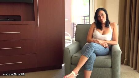 مارس الجنس مع أم ناضجة حتى وصلت إلى عدة هزات جنسية، أم من منظور الشخص الأول، إباحية، جنس، مضاجعة، امرأة، هزة جنسية، ثدي كبير، ممتلئة، مفعمة بالأنوثة، ناضجة (مثيرة وشغوفة)