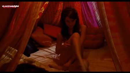 كريستين هاجر عارية في فيلم «مانسون، اسمي هو الشر» (2009) — شاهد الفيلم عبر الإنترنت