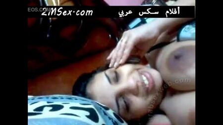 مصري شبق يمارس الجنس عبر الهاتف banat24